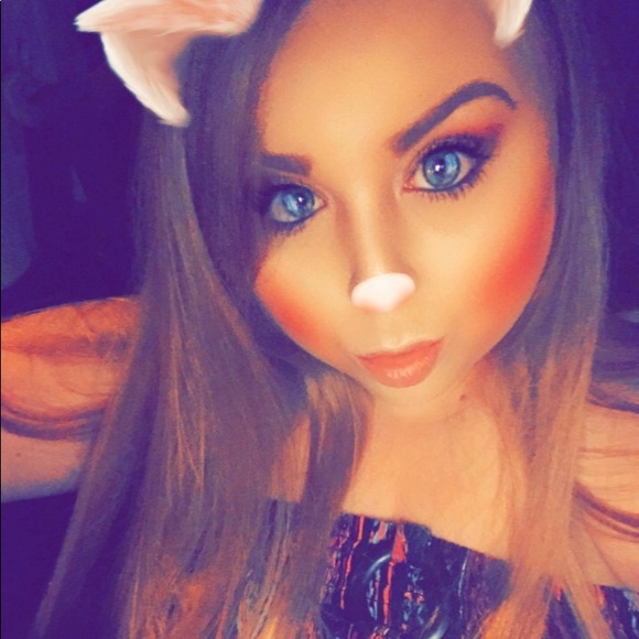 Meet your Posher, Courtney - Picture 7 of 8